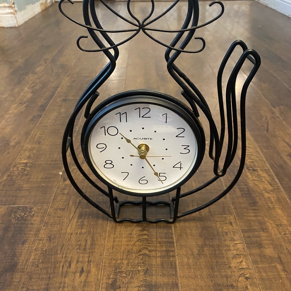 Acurite Black cat metal clock - Picture 6 of 6